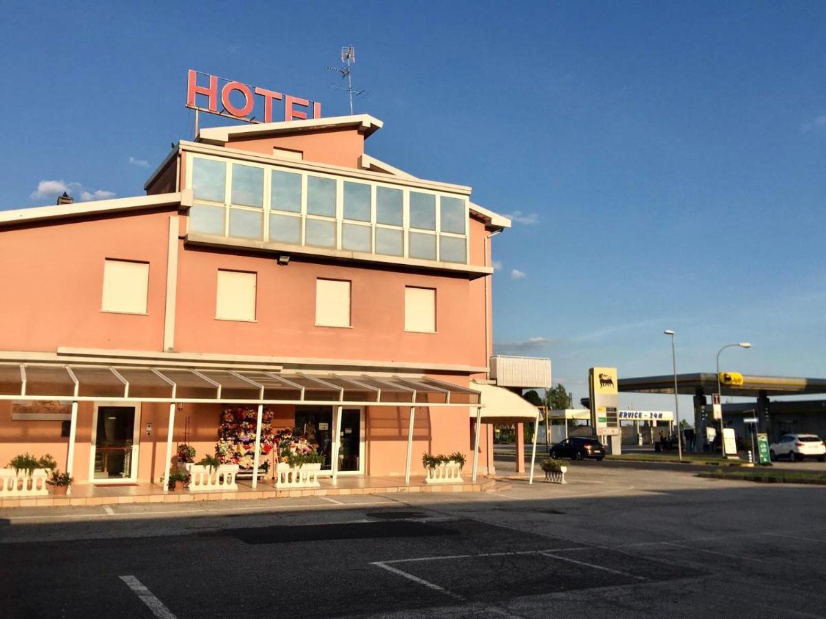 Hotel Trieste San Giórgio di Nogaro Eksteriør billede