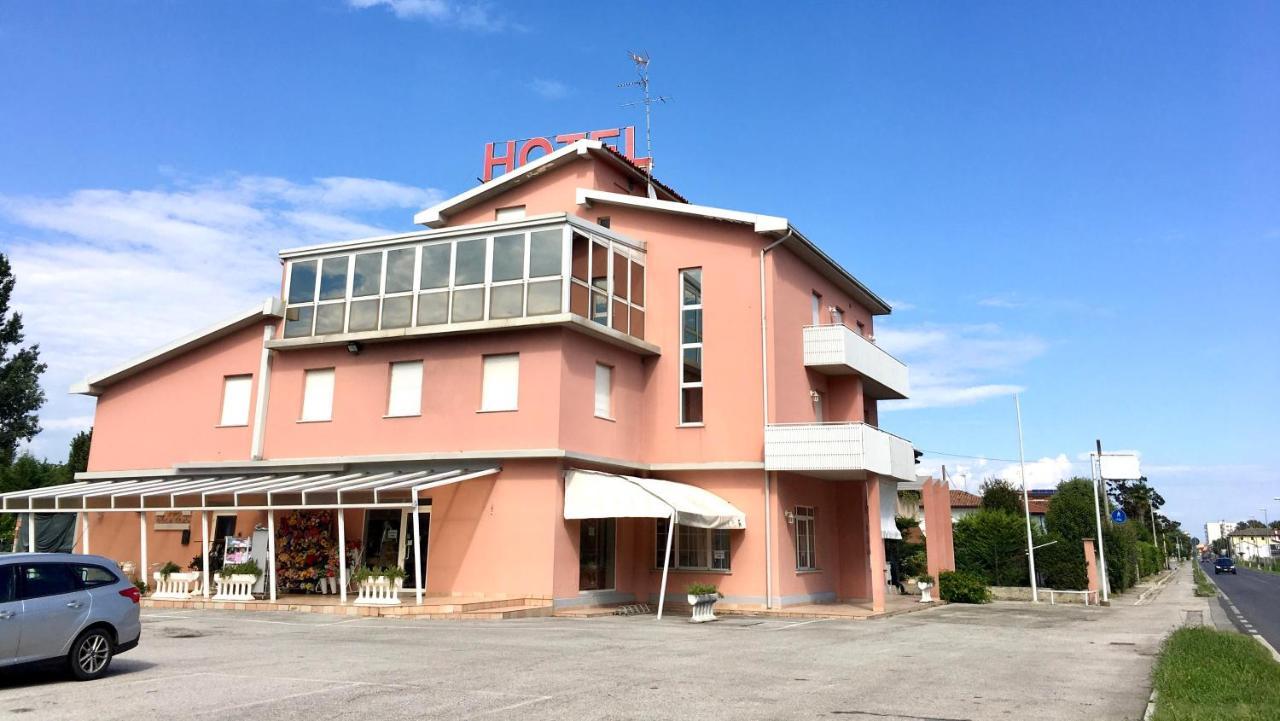 Hotel Trieste San Giórgio di Nogaro Eksteriør billede