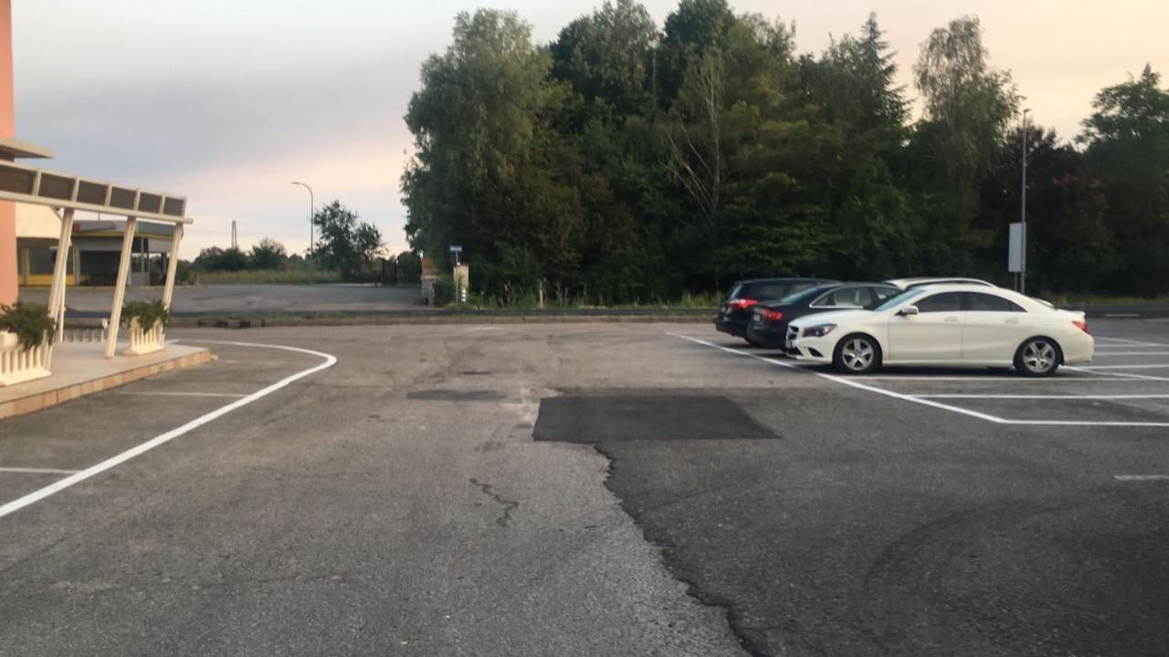 Hotel Trieste San Giórgio di Nogaro Eksteriør billede